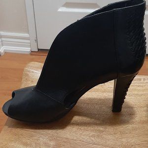 Open toe ankle bootie